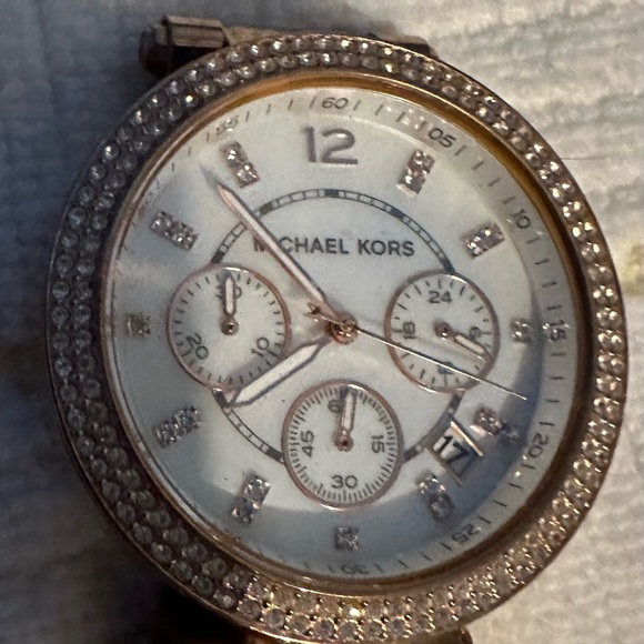 Michael Kors watch - Picture 2 of 4